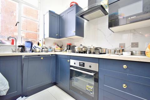 2 bedroom flat for sale, Grosvenor Gate, New Humberstone, Leicester, LE5