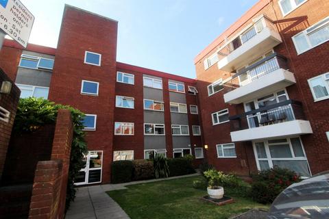 1 bedroom apartment for sale, Grange Gardens, London N14