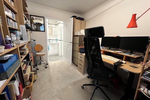 5 Brooklands Close, Daventry, NN11 4AT