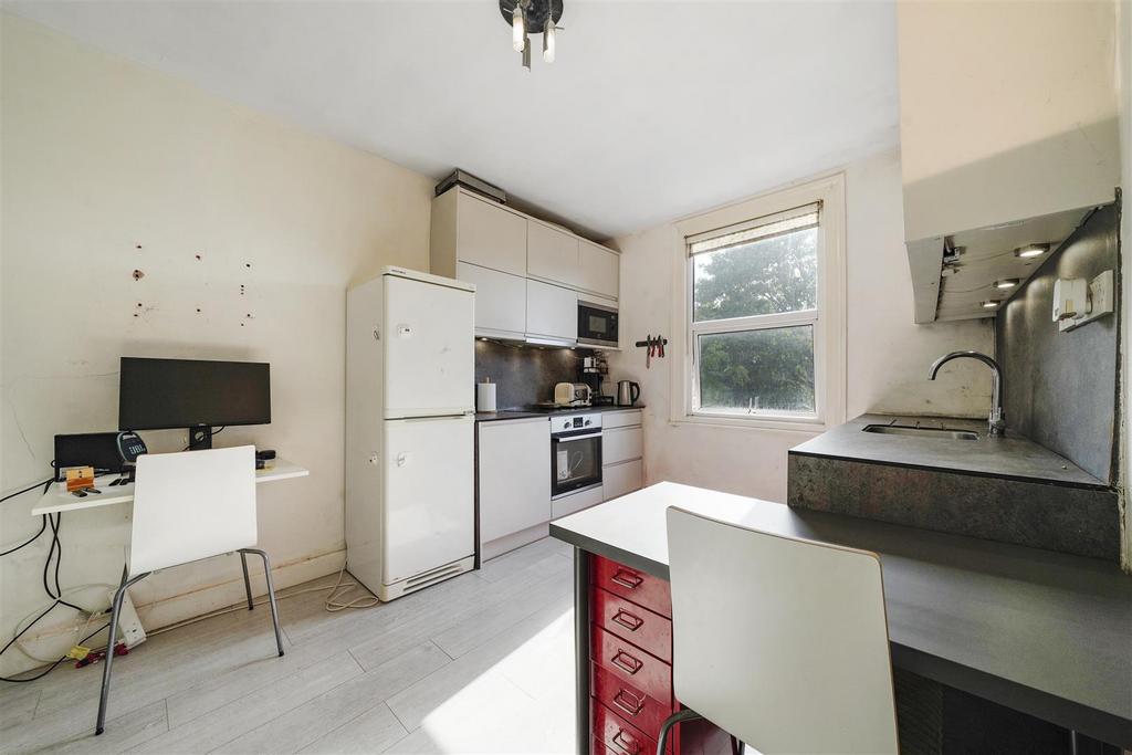 Flat 8, 136 Fordwych Road   5j Kkw BXWJ8 Eu K4 G8 W0p T.j