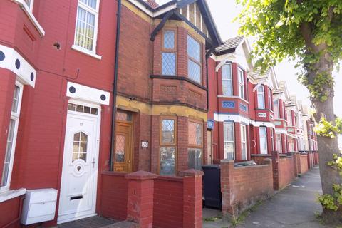 1 bedroom house of multiple occupation to rent, Portland Road, Luton, Bedfordshire