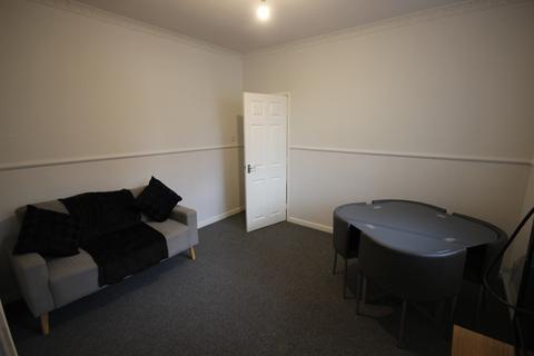 2 bedroom flat to rent, Flat 4, Coltman Street, Hull, HU3