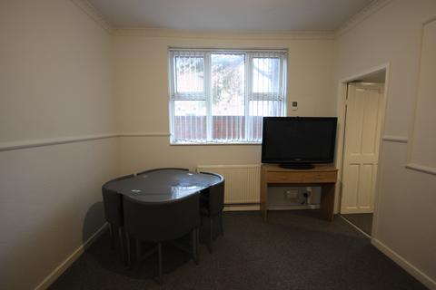 2 bedroom flat to rent, Flat 4, Coltman Street, Hull, HU3