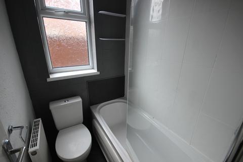 2 bedroom flat to rent, Flat 4, Coltman Street, Hull, HU3