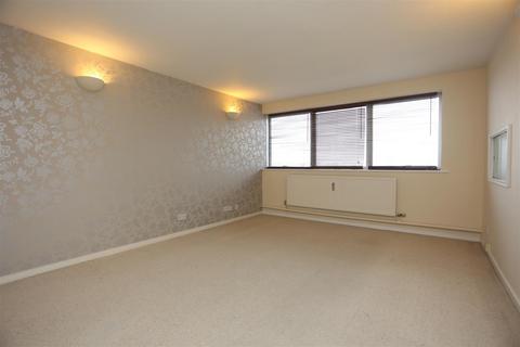 1 bedroom flat to rent, Ashdown, Eaton Road