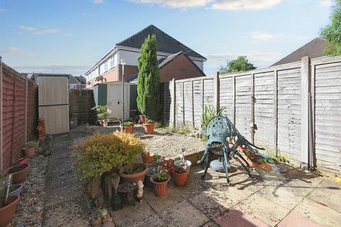 2 bedroom terraced house for sale, Horsefields, Gillingham