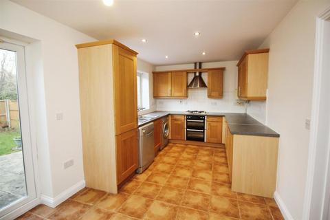 3 bedroom house to rent, Stuart Drive, Hitchin SG4