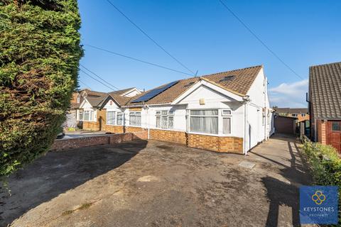 4 bedroom chalet for sale, Lodge Lane, Romford, RM5