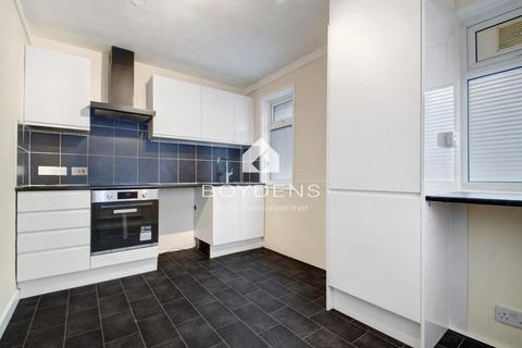 2 bedroom flat for sale, Old Road, Clacton-on-Sea CO15