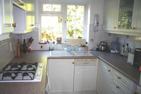 2 bedroom terraced house to rent, Guildford GU2