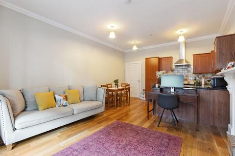 28d Murray Place, Stirling, FK8 2DD