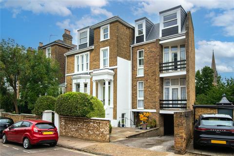 3 bedroom apartment for sale, Montague Road, Richmond, TW10