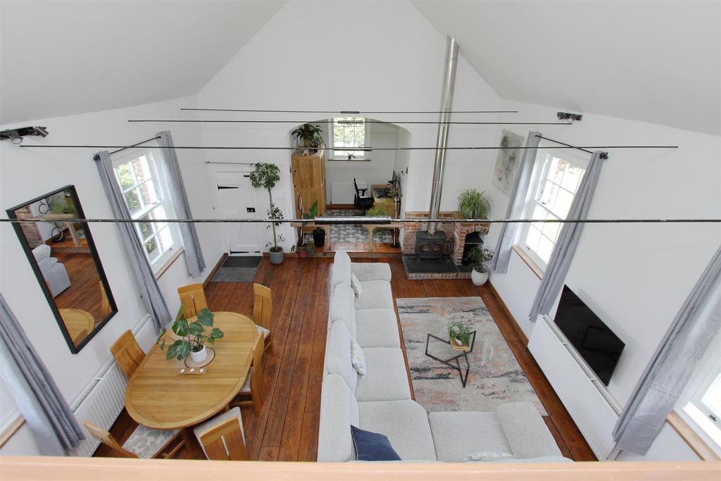 Sitting/Dining Room