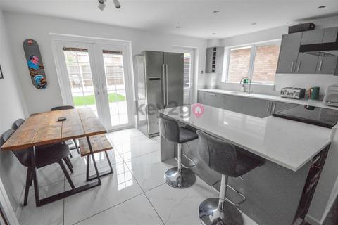 3 bedroom detached house for sale, Staniforth Avenue, Eckington, Sheffield, S21