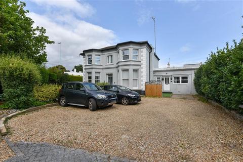 1 bedroom flat for sale, 39a Richmond Road, Worthing BN11