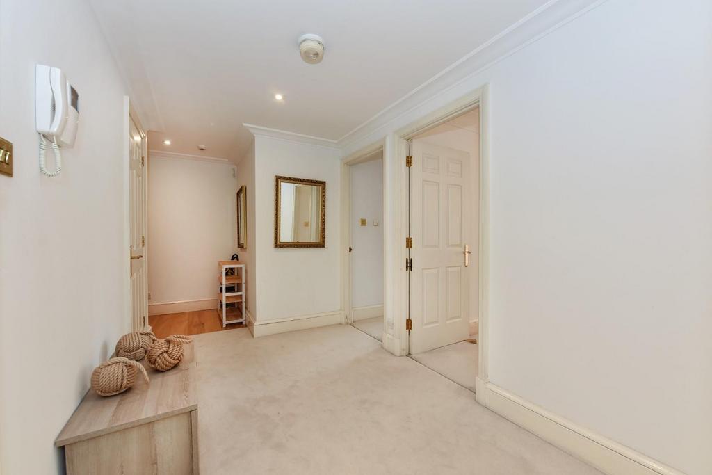 310, Regent Court (1).JPG