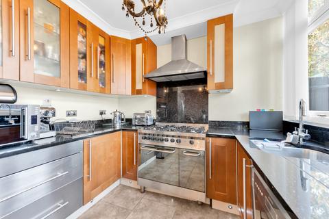 4 bedroom semi-detached house for sale, Avery Hill Road, Eltham SE9