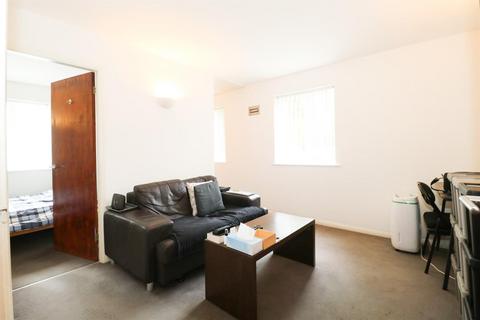 1 bedroom apartment to rent, Manor Road, Kenilworth