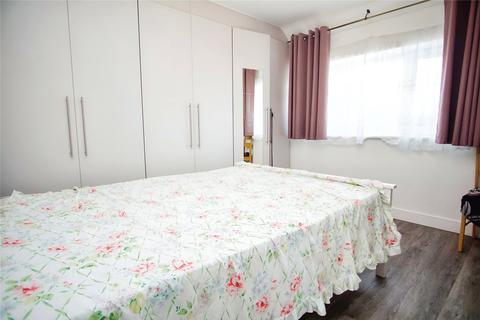 5 Masefield Close, Erith, DA8 2DG