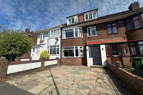 4 bedroom terraced house for sale, Maylands Way, Romford