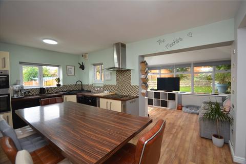 3 bedroom semi-detached house for sale, Bracken Grove, Mirfield, West Yorkshire, WF14