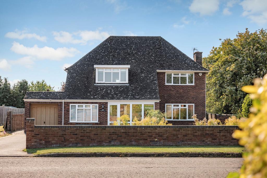 Vicarage Road, Marsworth... 3 bed detached house for sale £950,000