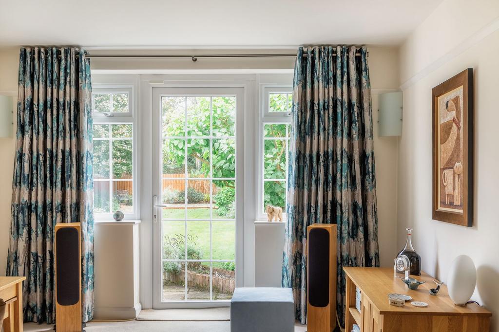 Icknield Way, Tring, Hertfordshire, HP23 4 bed semidetached house for