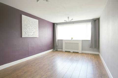 3 bedroom terraced house to rent, Davenport Row, Halton Lodge, WA7