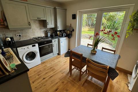 2 bedroom semi-detached house to rent, Bezant Place, Newquay TR7