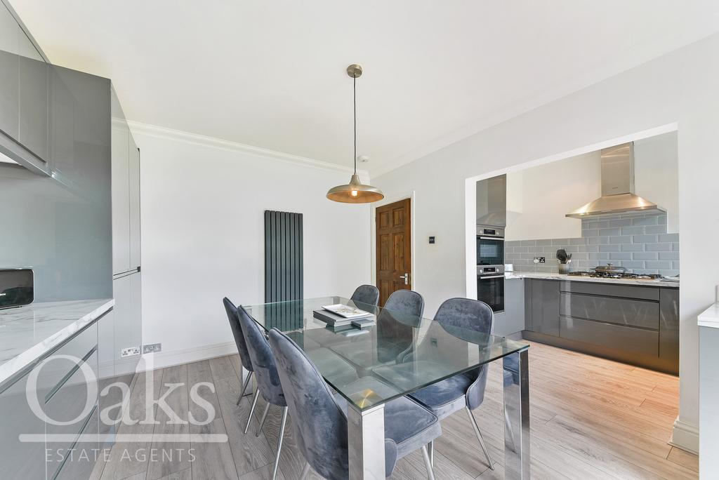 Kitchen/ Dining Room