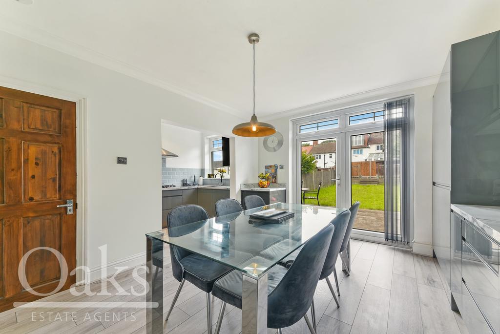 Kitchen/ Dining Room