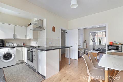 3 bedroom semi-detached house for sale, Royston Avenue, London E4