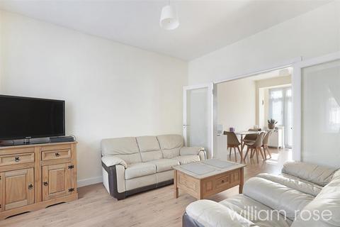 3 bedroom semi-detached house for sale, Royston Avenue, London E4