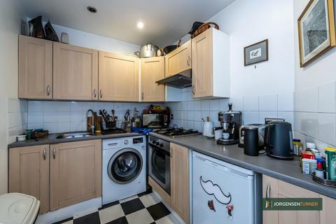 2 bedroom flat for sale, Uxbridge Road, Shepherds Bush, London