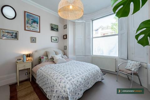 2 bedroom flat for sale, Uxbridge Road, Shepherds Bush, London