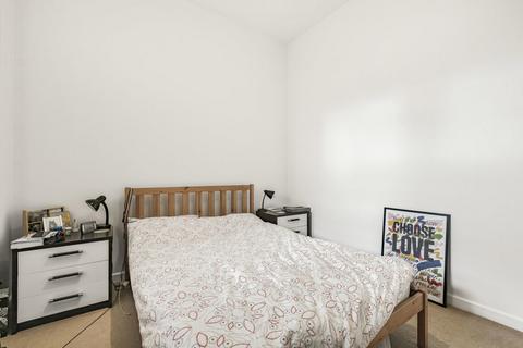 2 bedroom apartment for sale, Dalston Lane, London, E8