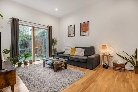 2 bedroom apartment for sale, Dalston Lane, London, E8