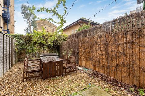 2 bedroom apartment for sale, Dalston Lane, London, E8