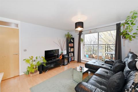 2 bedroom apartment for sale, Bridge Court, Newport Avenue, London, E14