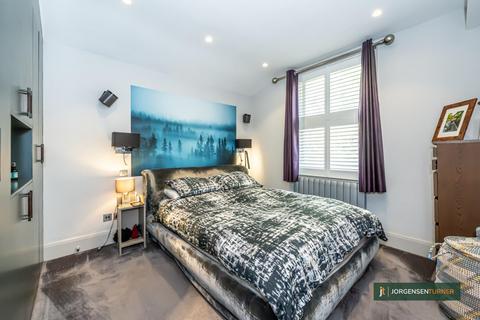 3 bedroom flat for sale, Pennard Road, Shepherd's Bush, London, W12 8DS