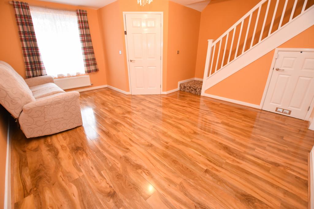 Lemon Tree Grove, Urmston, M41 3 bed semidetached house to rent £