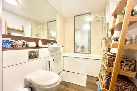 1 bedroom apartment to rent, Merchants Place, Reading, Berkshire, RG1