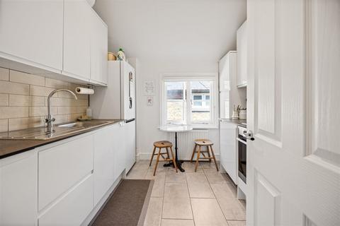 2 bedroom flat to rent, Downside Crescent, Belsize Park NW3