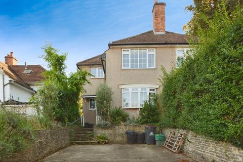 3 bedroom semi-detached house to rent, Broomhill Road Orpington BR6