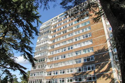 2 bedroom apartment for sale, Bassett Road, Southampton