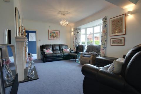 5 bedroom detached bungalow for sale, New Village Road, Cottingham HU20