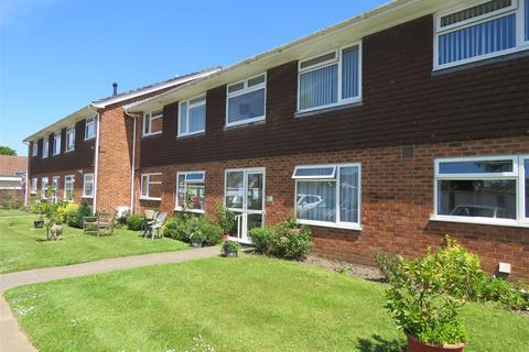 2 bedroom apartment to rent, Station Road, New Milton