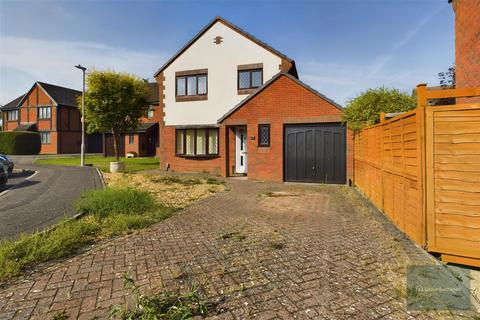 4 bedroom detached house for sale, Martlet Close, Melksham SN12