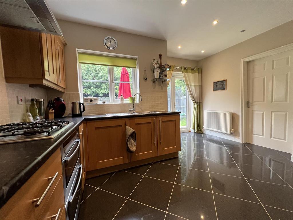 Dining kitchen