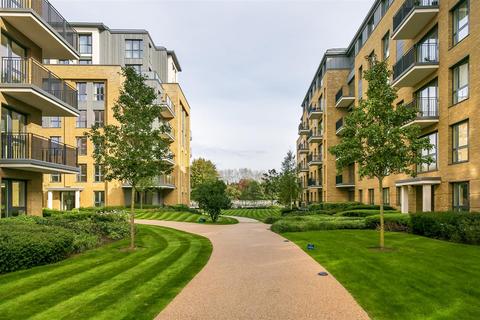 2 bedroom apartment to rent, Pinewood Gardens, Teddington